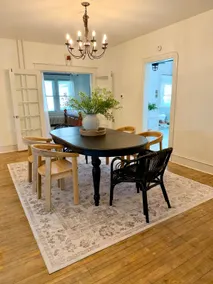Charming cottage walkable to downtown BL & lake - Image 3