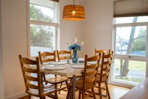 Bridport Coastal Classic 3 BR Beach side Escape - Image 5