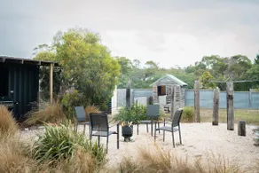 Bridport Coastal Classic 3 BR Beach side Escape - Image 3