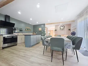 Le Grebe Huppé: Single-Story House - Image 4