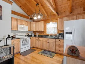 Sam's Place- Peaceful Cabin near Lake Of Egypt - Image 4