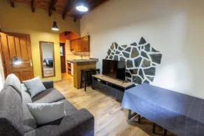 Apartamento con jacuzzi y chimenea, río Sella - Image 3