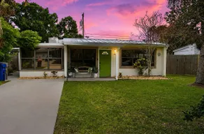 Avalon Beach House - Image 2