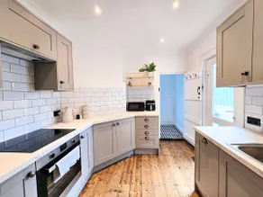 Smugglers Retreat - Sea Views & Garden, Rottingdean - Image 4