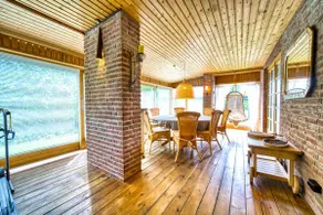 Spacious house with garden, fireplace, and balcony - Image 3