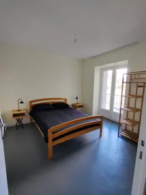 Independent downtown apartment for up to 7 people - Image 2