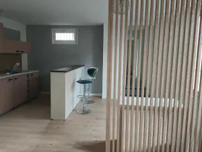 Independent downtown apartment for up to 7 people - Image 4