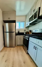 Coastal Comfort | Central 2BR Near LAX & SOFI - Image 3