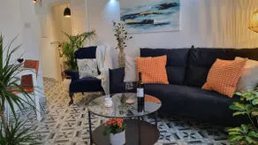 Clio House Stylish 2BR Boutique Walk to Beach - Image 2