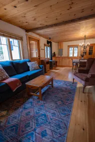 Cozy cottage in woodland setting near to hiking biking and lakes - Image 2