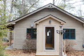 Cozy cottage in woodland setting near to hiking biking and lakes - Image 5