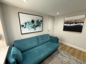 Modern 1BR Apt in Portrush - Central & Stylish Stay - Image 2