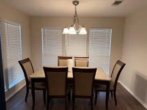 House in crown colony - Image 4