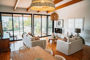 Corban Villa Moffat Beach No 1 - Image 5