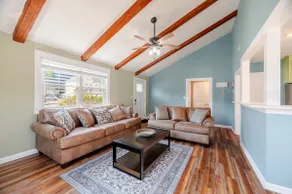 Family Beach House · Sleeps 6 · 2 Blks · 6 Parking - Image 2