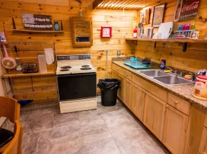Lazy River Bunk House - Image 4