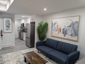 Serene and Spacious Suite - Perfect for Relaxation - Image 3
