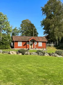 Cottage from 1929 overlooking Lake Lygnösjön - Image 2