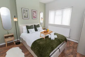 Premium flat Sleeps 4 Great Location - Image 2