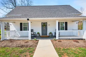 Walk to downtown- Mountain views- family friendly - Image 2