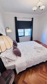 Panchi Subiaco 3BR near CBD Hospital-Garage &Pool - Image 4