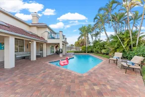 Beachy Places, Hot tub, Pool, Beach - Image 3