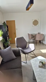 Cozy place to stay near downtown - Image 2