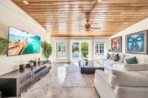 Spacious Tropical Pool Home Miami 4 beds 3 baths Sleeps 13 - Image 5