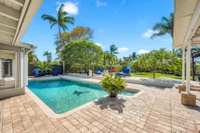 Spacious Tropical Pool Home Miami 4 beds 3 baths Sleeps 13 - Image 2