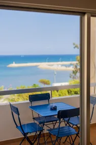 Larnaca Seaview Apartment with pool & parking - Image 2