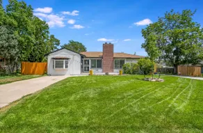 10 Minutes from Downtown Denver! Huge Yard! - Image 2