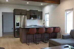 3bd3ba*Kingbeds*New*75” TV*Full Kitchen*W/D - Image 5