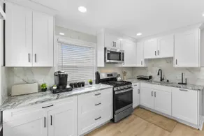 Top-Rated 4BR Dearborn Retreat | Sleeps 7•Near DTW - Image 2
