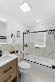 Top-Rated 4BR Dearborn Retreat | Sleeps 7•Near DTW - Image 3
