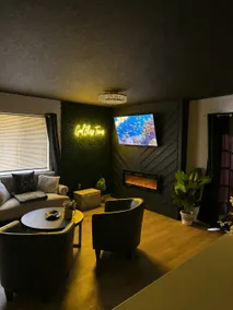 The Guady Crow -Boutique by the Lake Boat Parking - Image 3