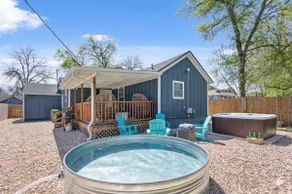 Ol' Blue Waco · Jacuzzi · <10 min to Magnolia - Image 5