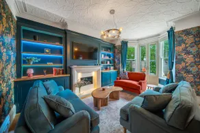 Malton Manor: Luxury Estate, Hot Tub & Steam Room - Image 2