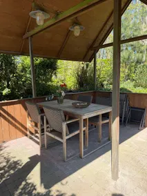 Beautiful holiday home with large enclosed garden - Image 4
