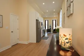 Rowhouse 23 Studio - Image 2