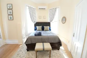 Rowhouse 23 Studio - Image 4