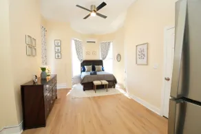 Rowhouse 23 Studio - Image 3