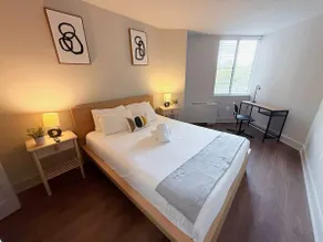 Beautiful Apt in the Heart of Pentagon City - Image 2