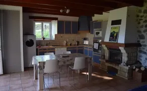 Warm cottage, between Salers and Puy Mary! - Image 3