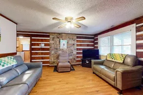 Cozy Dog-Friendly Mountain Log Cabin w/Free WiFi, - Image 4