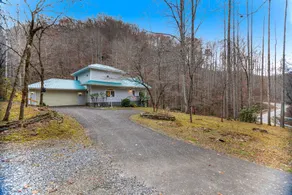 Secluded mountain home on 2 acres w/ fireplace, de - Image 3