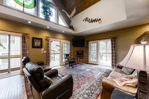 Riverfront home, fireplace, porch, firepit - Image 4