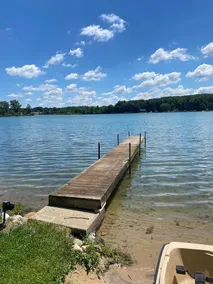 Charming Lakefront Cottage - Sleeps 9 - Image 3