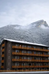Modern Mountain Apartment a Oulx con parcheggio - Image 5