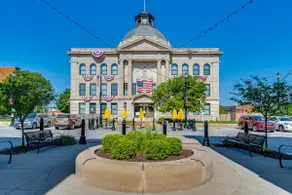 Historic Lebanon Gem: Central Walkable Location! - Image 4