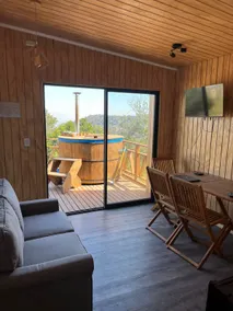 Cabin with private tinaja (traditional wooden soaking tub) in Huelquén - Image 3